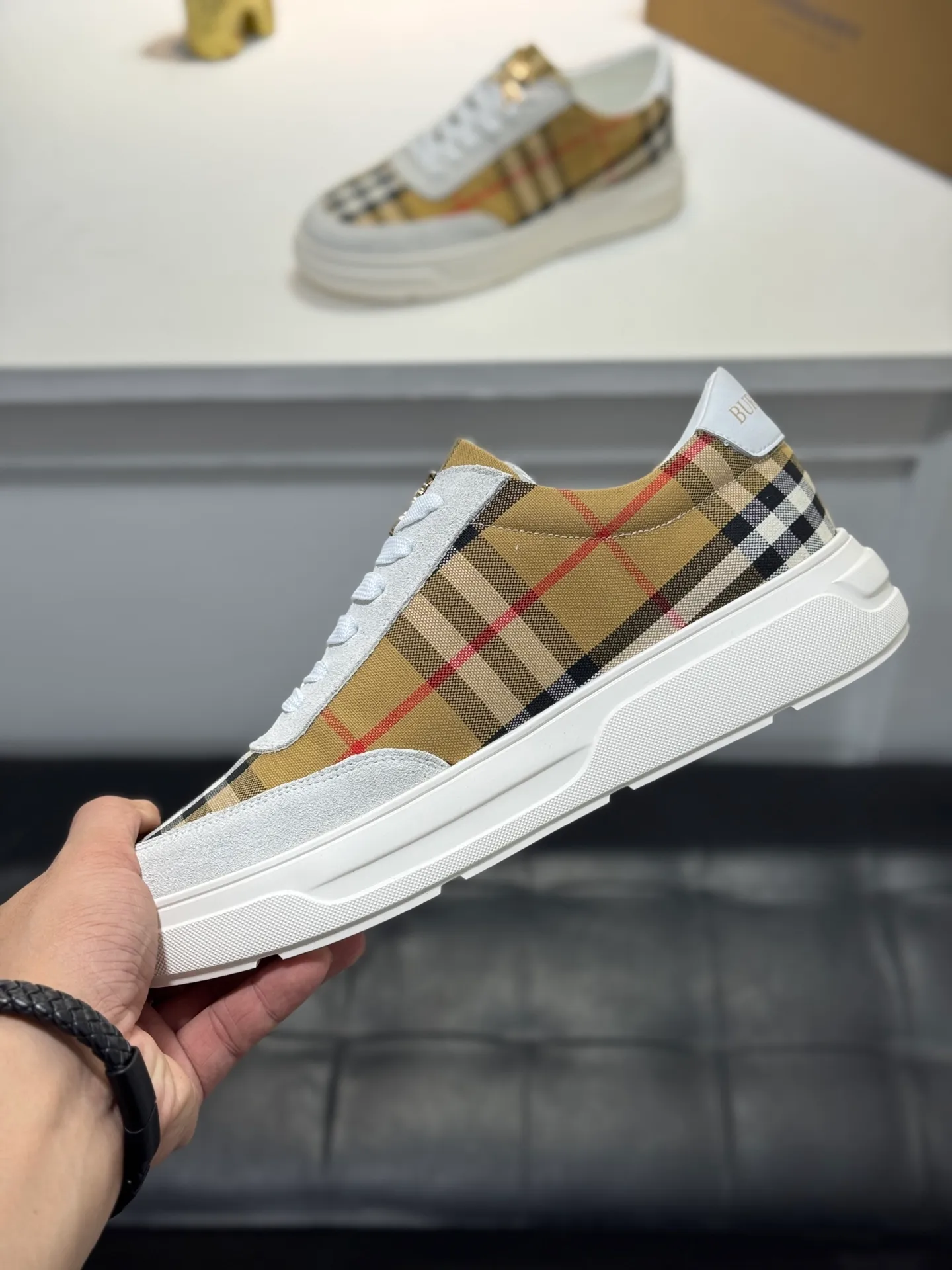 Men's Men's Shoes 💰420 [New Style] 🦑🦑BURBERRY◾▫️The new Burberry men's classic low-top sneakers are reinterpreted with Vintage retro plaid cotton and cowhide material, and are decorated with a new brand logo. Genuine leather lining, wear-resistant and non-slip rubber outsole! Available in multiple colors, a must-have for men. Size: 38-44 (45 customized